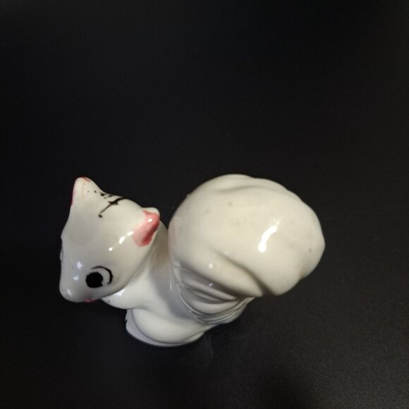 Vintage Ceramic Squirrel Japan Figurine White With Pink inner Ears - Picture 7 of 16